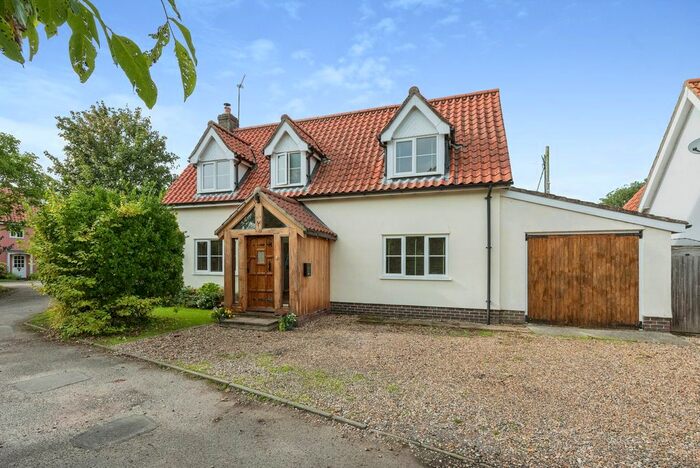 4 Bedroom Detached House For Sale In Banham Road, Kenninghall, Norwich, Norfolk, NR16