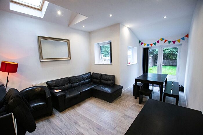 5 Bedroom Property To Rent In Heeley Road, Selly Oak, Birmingham, B29