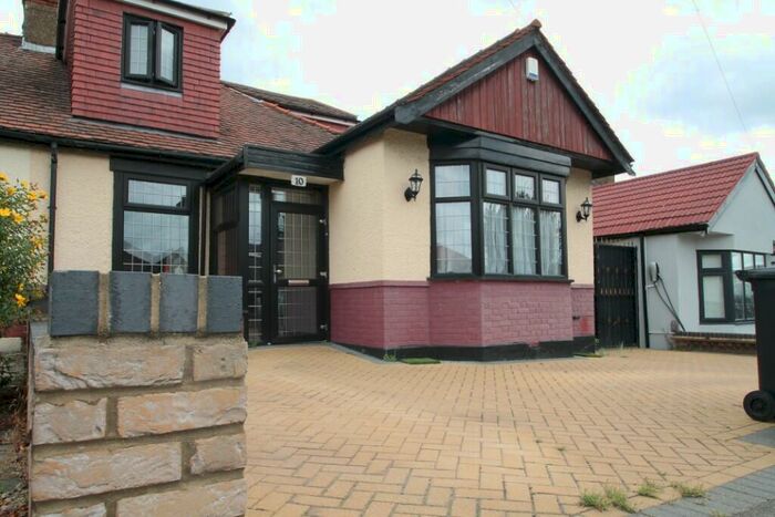 4 Bedroom Semi-Detached House To Rent In Emsworth Road, Ilford, London, IG6