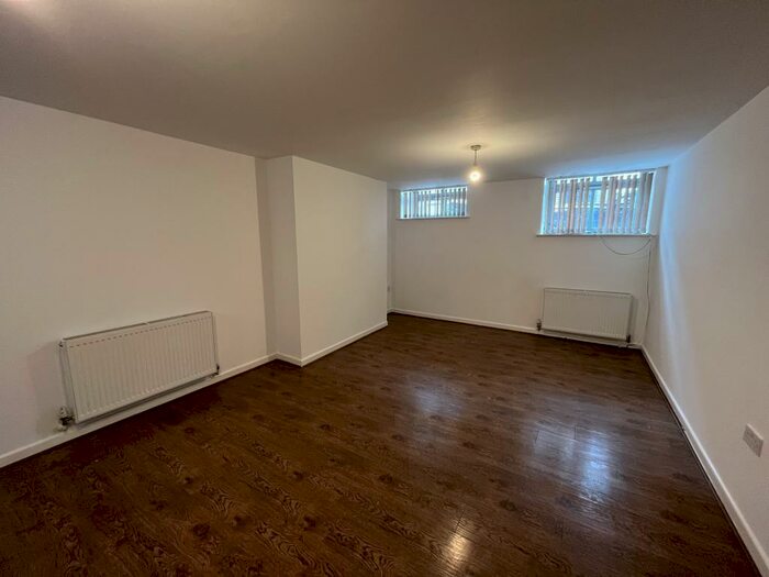 2 Bedroom Flat To Rent In Dyson Street, Bradford, BD1