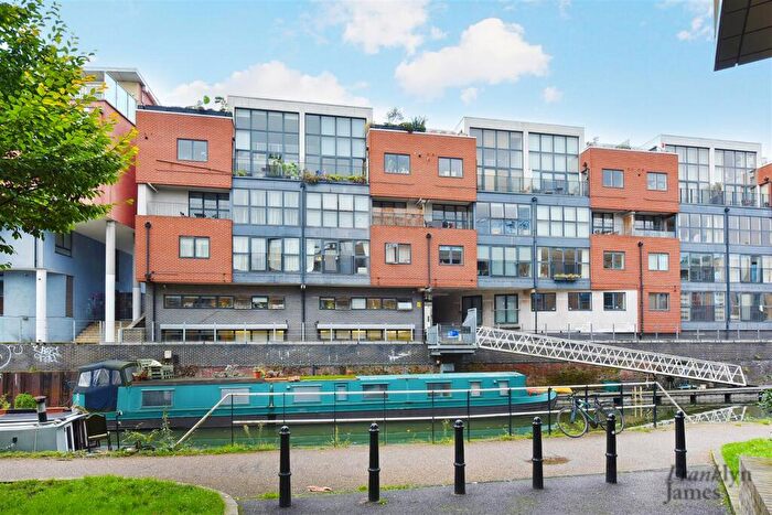 2 Bedroom Apartment To Rent In Andersens Wharf, Copenhagen Place, Limehouse, E14