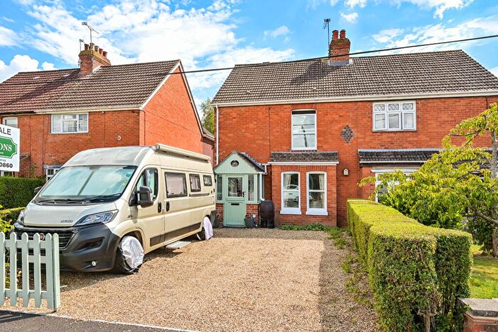 3 Bedroom Semi-Detached House For Sale In Swanmore, SO32