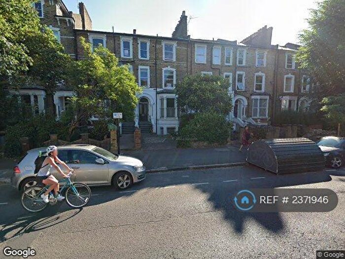 2 Bedroom Flat To Rent In Amhurst Road, London, E8
