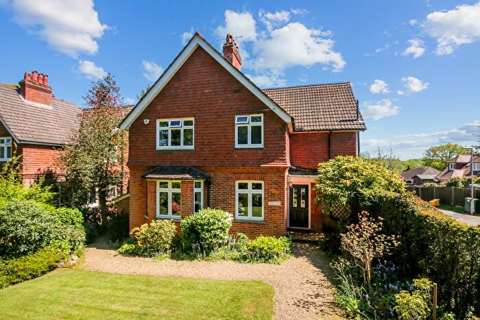 5 Bedroom Detached House For Sale In Lingfield Road, East Grinstead, RH19