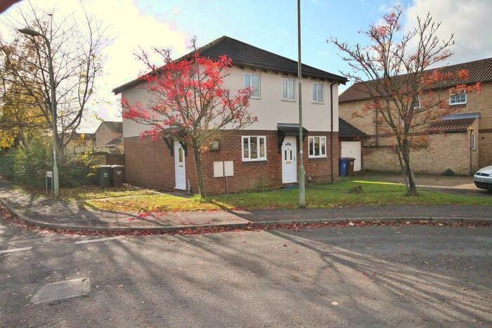 2 Bedroom Semi-Detached House To Rent In Bicester, OX26