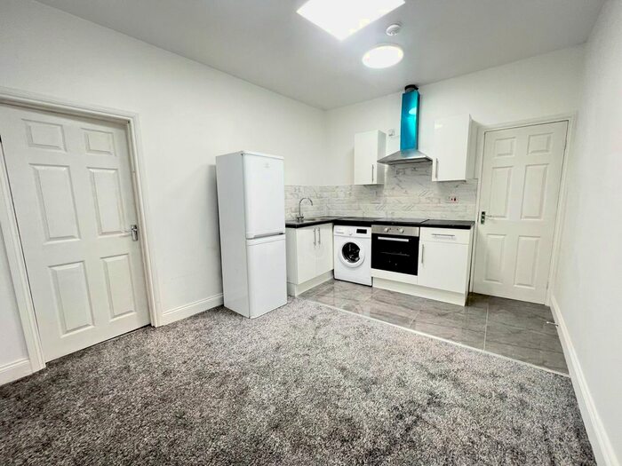 1 Bedroom Flat To Rent In Romford Road, London, E12