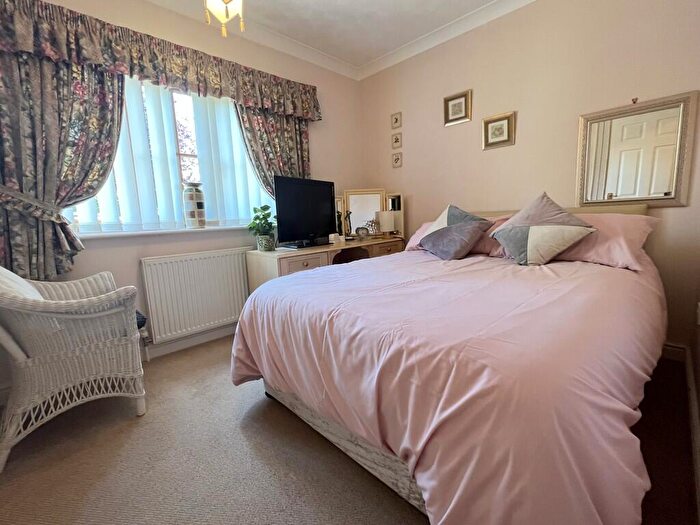 3 Bedroom Detached Bungalow For Sale In London Road, Chatteris, Cambs., PE16