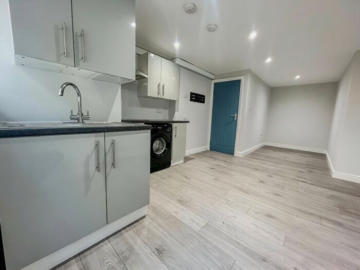 1 Bedroom Studio To Rent In Deeds Grove, High Wycombe, HP12