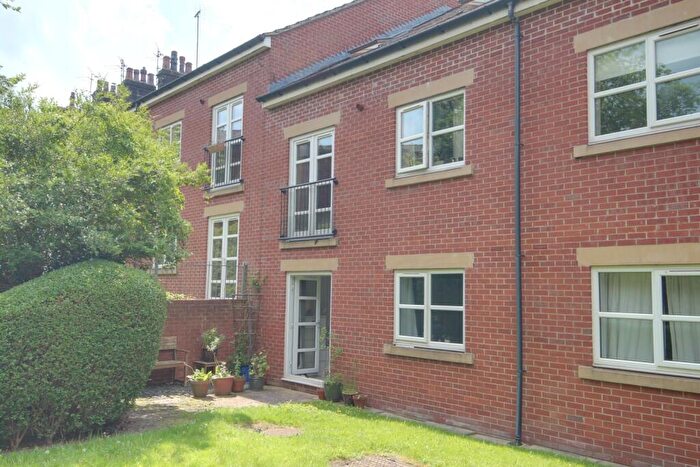 2 Bedroom Apartment For Sale In Vicarage Mews, Leeds, LS5