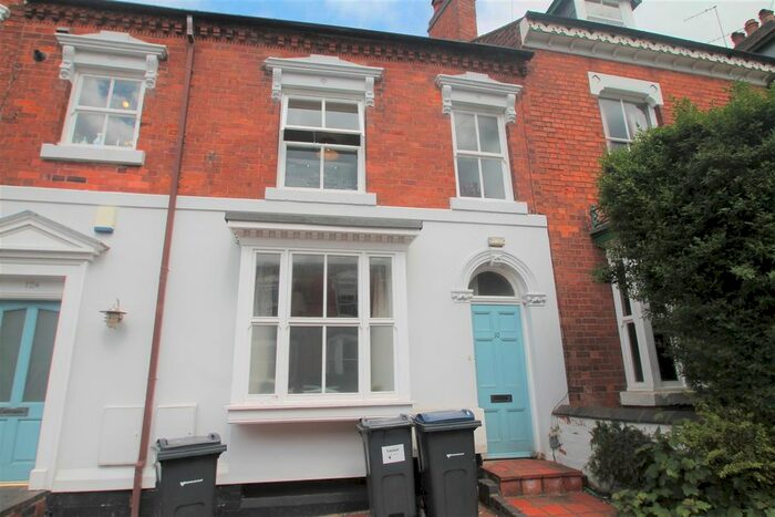 3 Bedroom Flat To Rent In Station Road, Harborne, Birmingham, B17