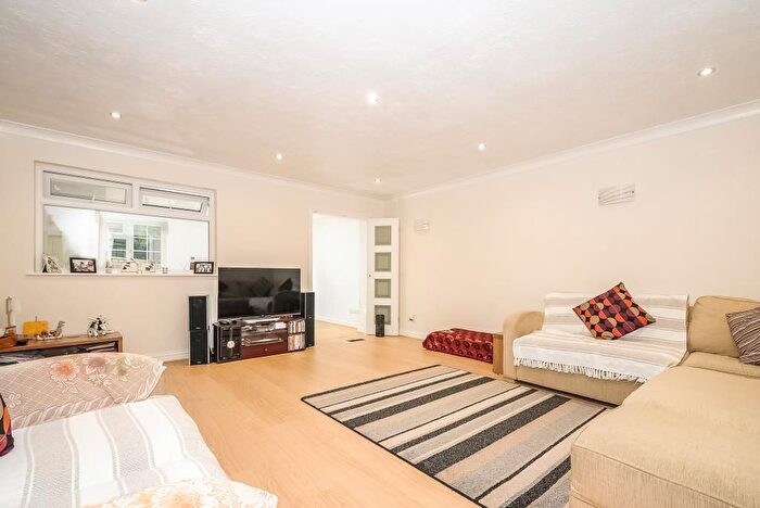 3 Bedroom Detached House To Rent In Thorpe, Surrey, TW20