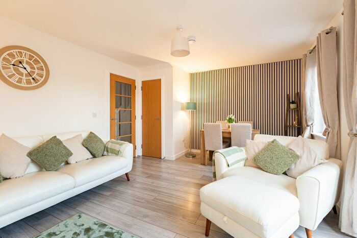 3 Bedroom Semi-Detached House For Sale In Wymet Gardens Millerhill Midlothian, EH22