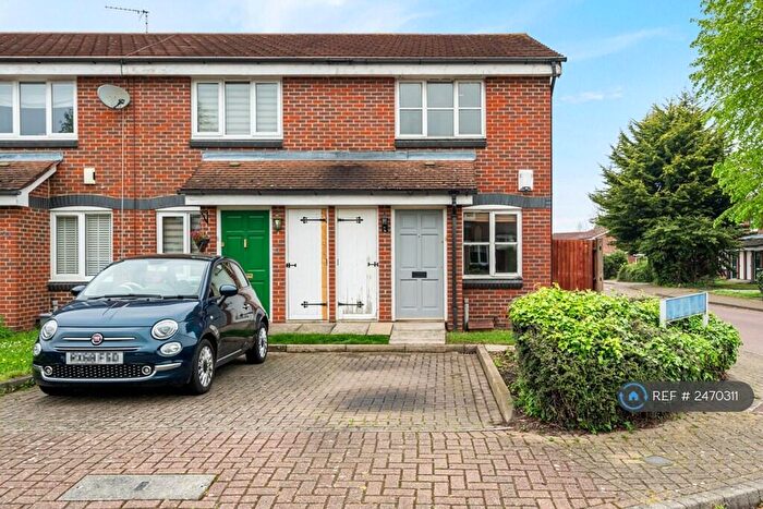 2 Bedroom End Of Terrace House To Rent In Edward Tyler Road, London, SE12