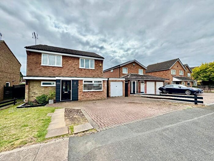 4 Bedroom Detached House For Sale In Hazelwood Close, Luton, LU2