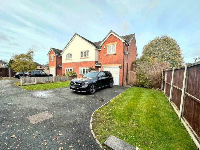 4 Bedroom Semi-Detached House To Rent In Lakeside Gardens, Crosby, Liverpool, L23