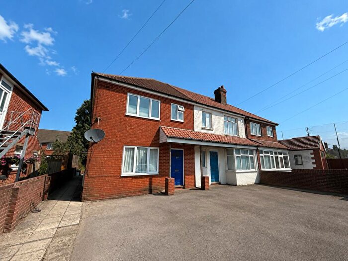2 Bedroom Flat To Rent In Quayside Road, SO18