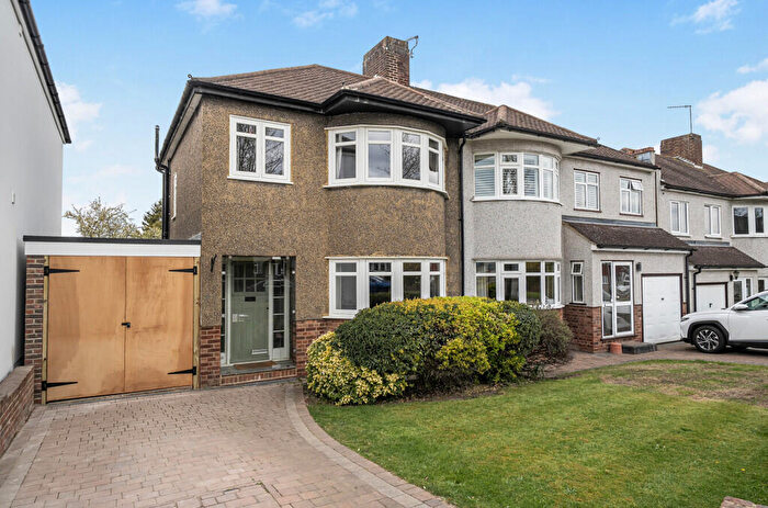 3 Bedroom Semi Detached House For Sale In Wren Road, Sidcup, DA14