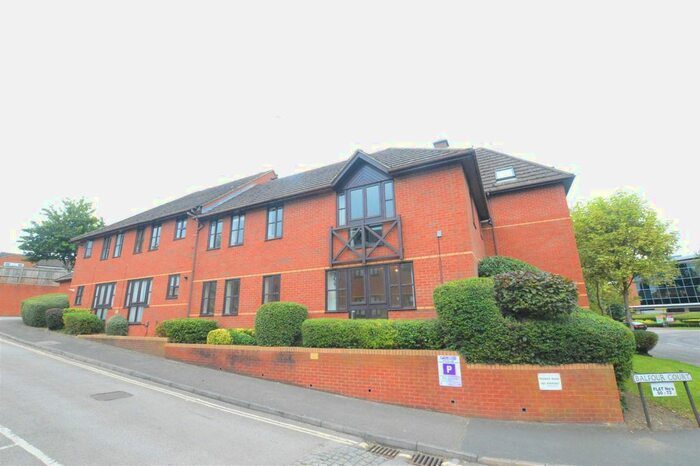 2 Bedroom Flat To Rent In Balfour Court, Harpenden, AL5