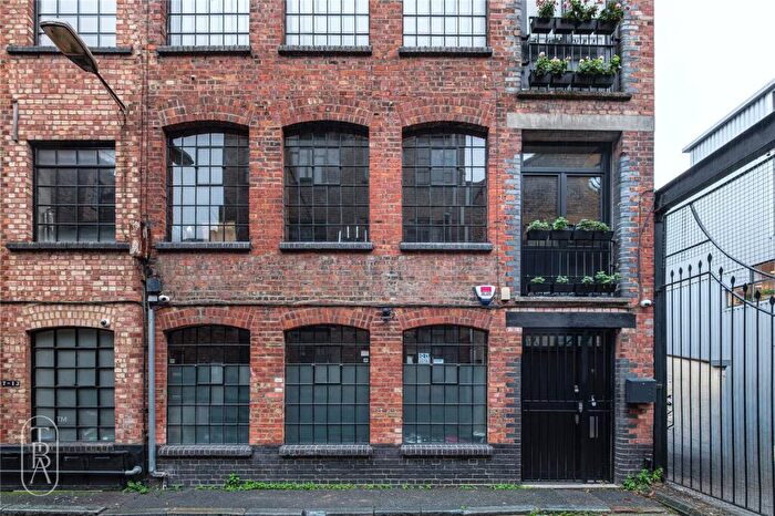 4 Bedroom End Of Terrace House For Sale In Cotton's Gardens, London, E2