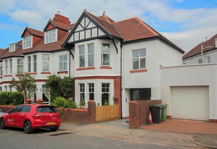 2 Bedroom Flat To Rent In The Avenue, Llandaff, Cardiff, CF5