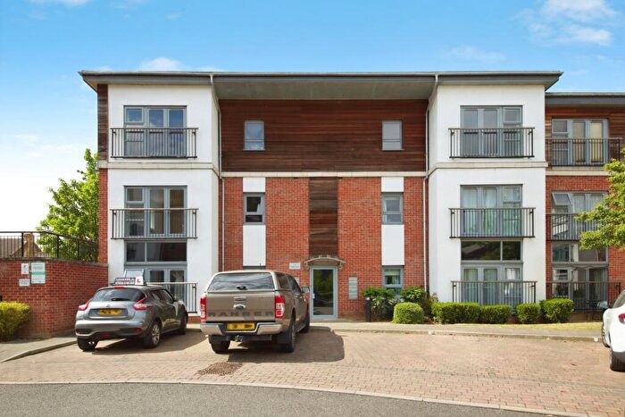 2 Bedroom Flat For Sale In Riverside Close, Romford, RM1