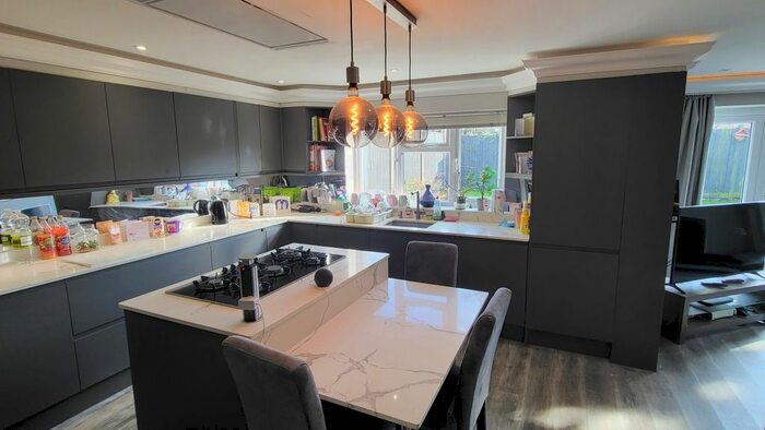 3 Bedroom Property To Rent In Allingham Close, London, W7