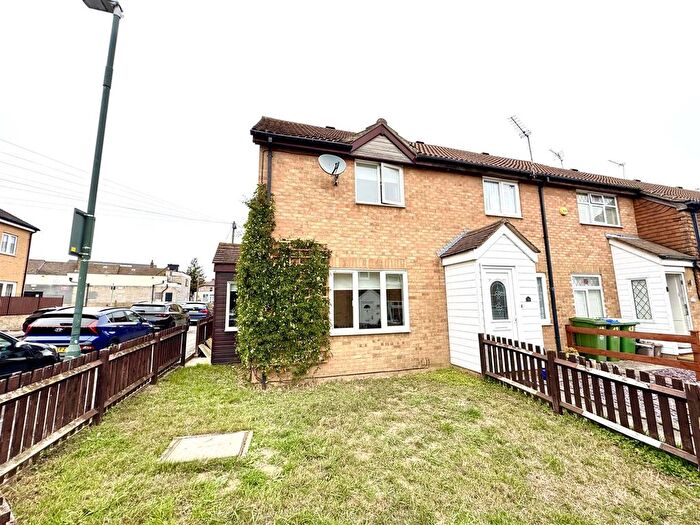 2 Bedroom End Of Terrace House For Sale In Cheshunt Road, Belvedere Village, DA17