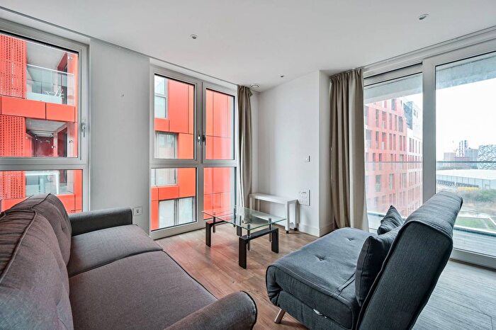 3 Bedroom Flat To Rent In Cable Walk, East Greenwich, London, SE10