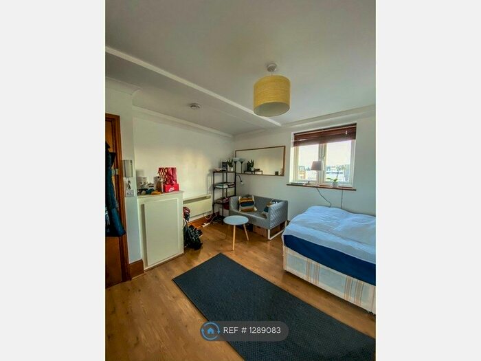 Studio To Rent In Allcroft Road, London NW5