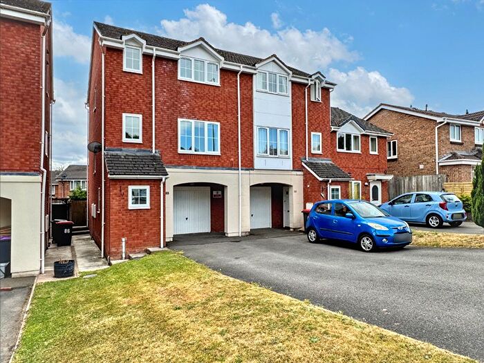 3 Bedroom Semi-detached House For Sale In Majestic Way, Telford, Shropshire, TF4