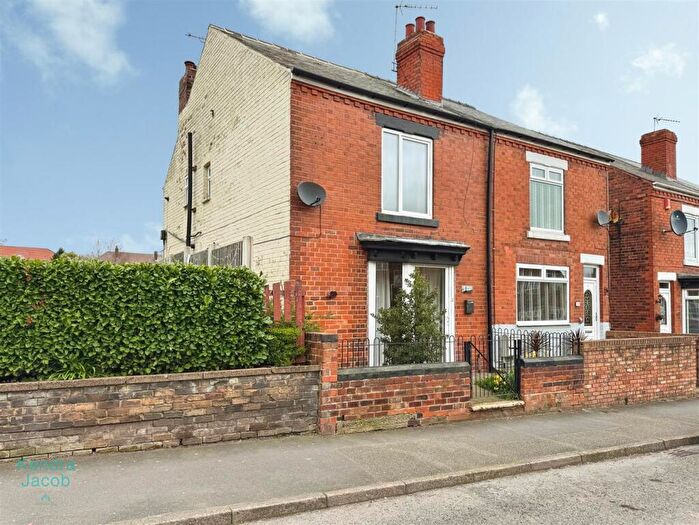 3 Bedroom Semi Detached House For Sale In Elmton Road, Creswell, Worksop, S80