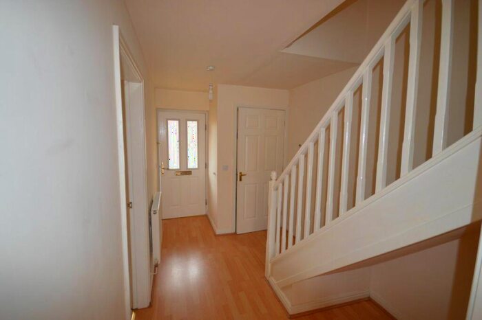 3 Bedroom Semi-Detached House To Rent In Farnborough Close, NN18