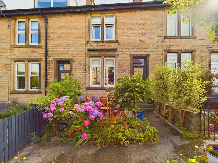 3 Bedroom Terraced House To Rent In Sunny Royd, Bradley, BD20