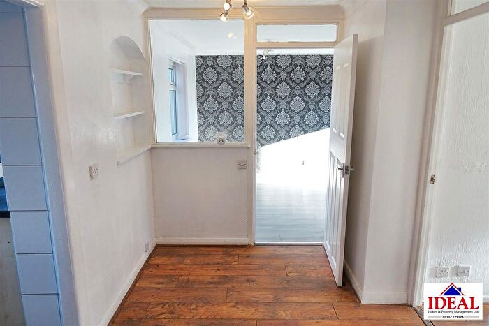 3 Bedroom Terraced House For Sale In Low Lands Walk, Askern, Doncaster, DN6