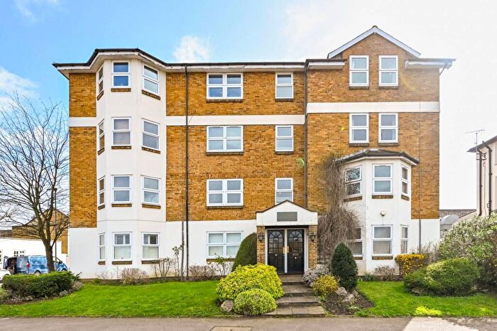 2 Bedroom Flat To Rent In Portsmouth Road, Surbiton, KT6