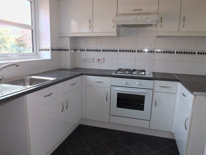 2 Bedroom Town House To Rent In Bythorn Close, Skegby, NG17