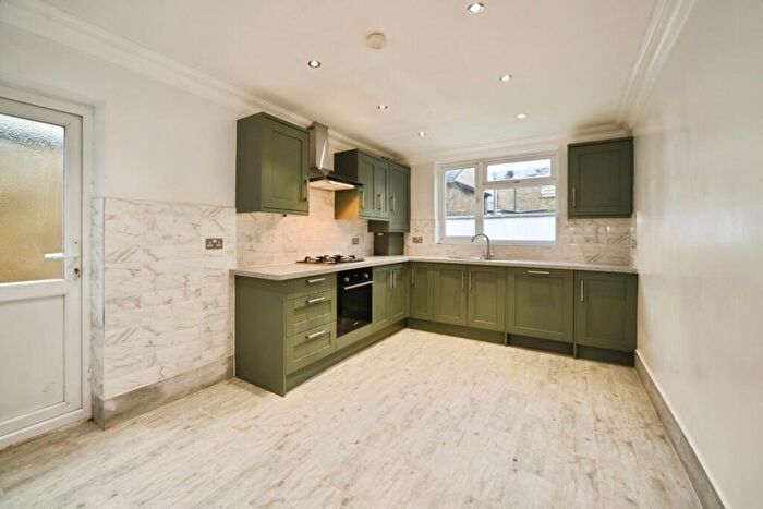 3 Bedroom Detached House To Rent In Maynard Road, London, E17
