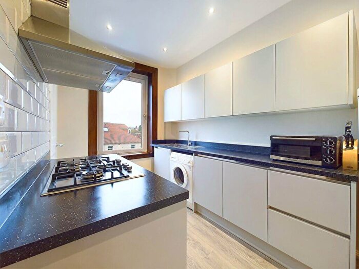 2 Bedroom Flat For Sale In / Glasgow Road, Corstorphine, EH12