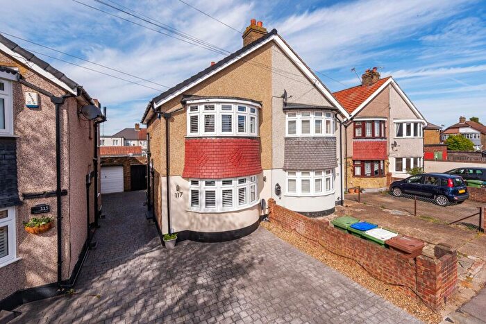3 Bedroom Semi Detached House For Sale In Swanley Road, Welling, DA16