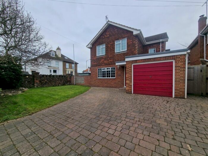 3 Bedroom Detached House To Rent In The Grove, Deal, CT14