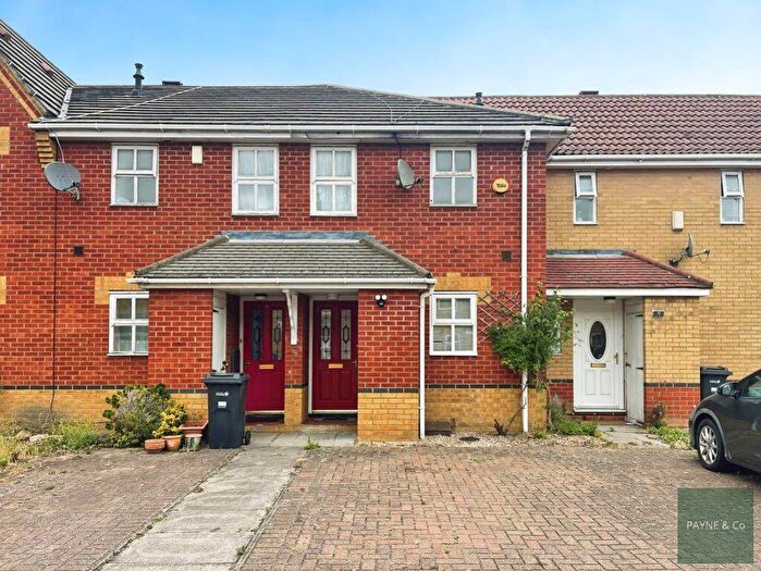2 Bedroom House To Rent In Dahlia Gardens Ilford, IG1