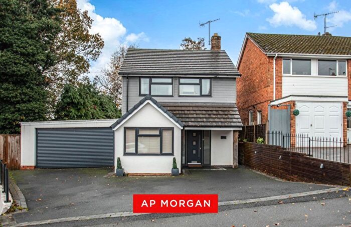 3 Bedroom Detached House For Sale In Astons Close, Brierley Hill, West Midlands, DY5