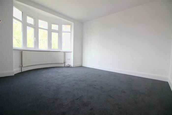 6 Bedroom Semi-Detached House To Rent In Great West Road, Osterley, Isleworth, TW7