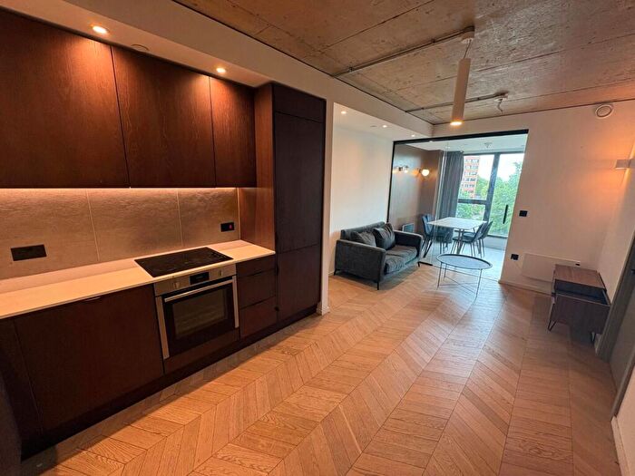 1 Bedroom Apartment To Rent In St George's Gardens, M15