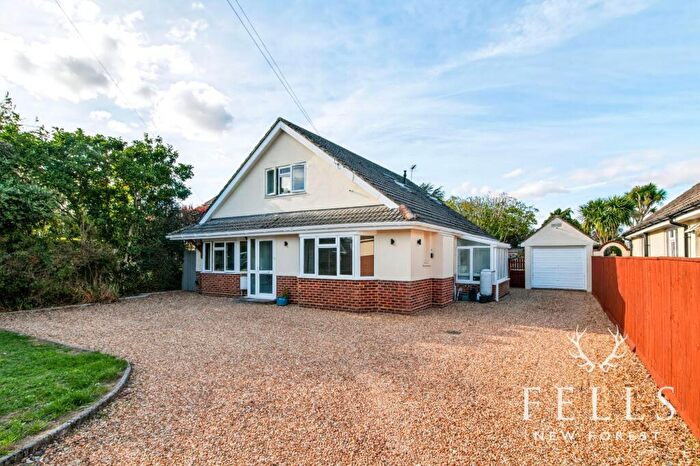 4 Bedroom Detached House For Sale In Highfield Avenue, Ringwood, BH24