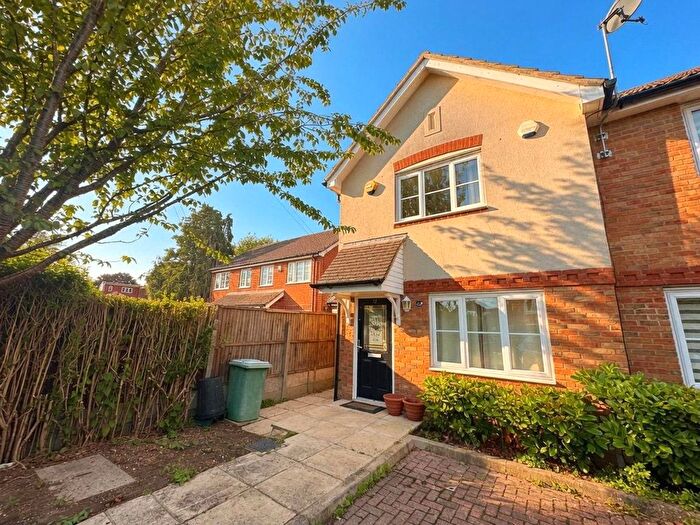 2 Bedroom End Terrace House To Rent In Trinity Drive, Uxbridge, Greater London, UB8