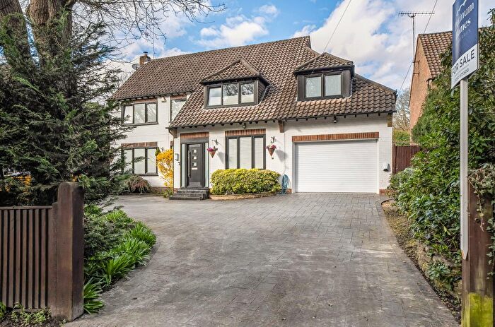 4 Bedroom Detached House For Sale In Old Bisley Road, Frimley, Surrey, GU16