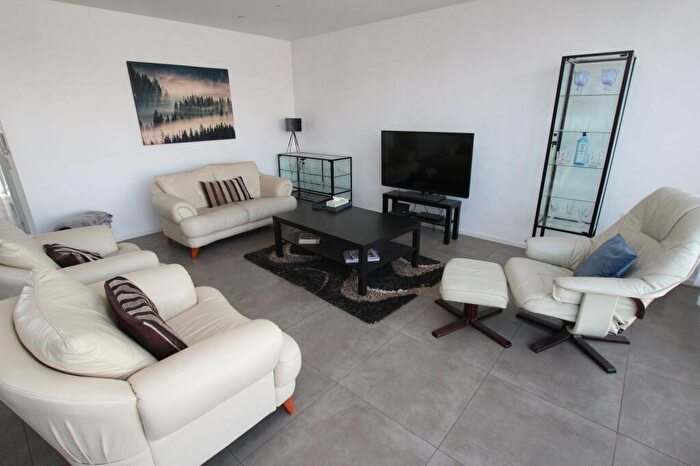 3 Bedroom Flat To Rent In Canal Street, Nottingham, NG1