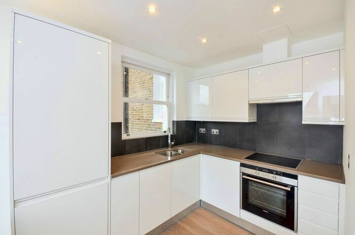 Studio To Rent In Philbeach Gardens, Earls Court, London, SW5