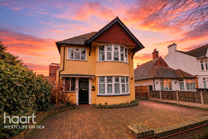 4 Bedroom Detached House For Sale In Boston Avenue, Southend-On-Sea, SS2